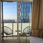 Apartmán Urban Global Premium - 11th Floor No 23-free Garage Self Check-in