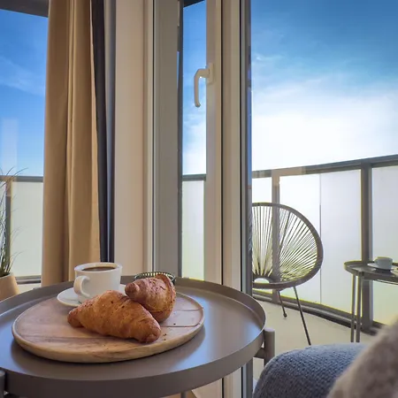 Urban Global Premium - 11th Floor No 23-free Garage Self Check-in