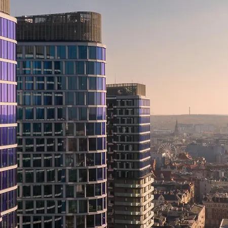 Urban Global Premium - 11th Floor No 23- Air Condition - Balcony - Free Garage Апартаменты Катовице