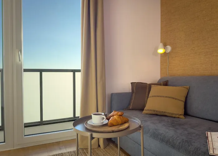 Urban Global Premium - 11th Floor No 23-free Garage Self Check-in דירה